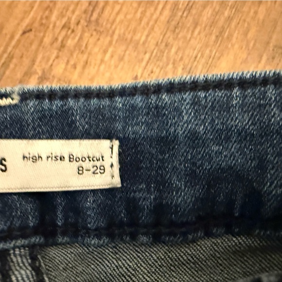 Elizabeth and James high rise Bootcut dark wash woman’s jeans. Size 8/29. - Picture 4 of 5